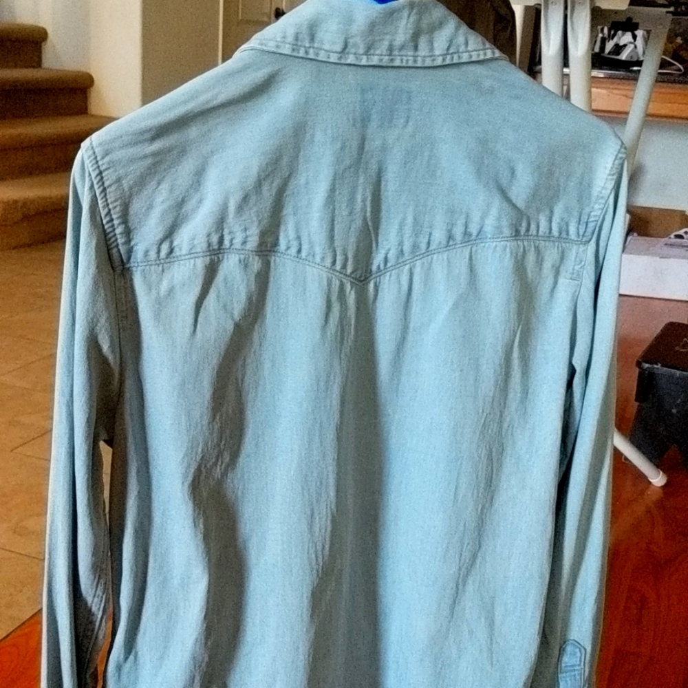 Levi's Women's Light Wash Denim Button Down Shirt size s